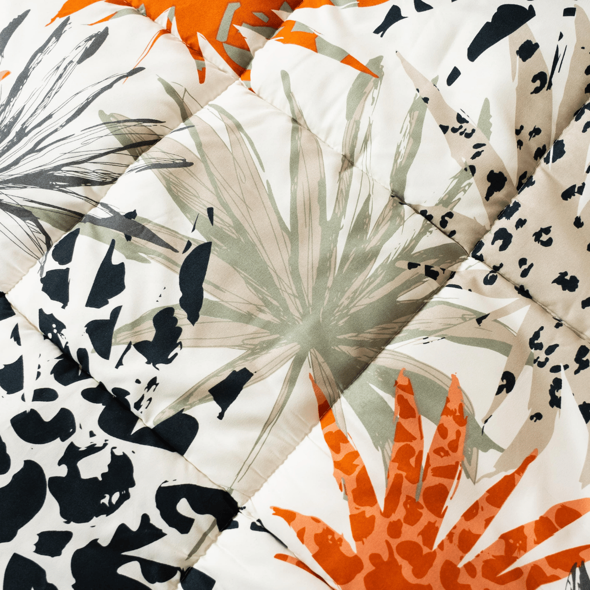 Zelesta Comfort Design 4-Season Duvet - Jungle Vibe image