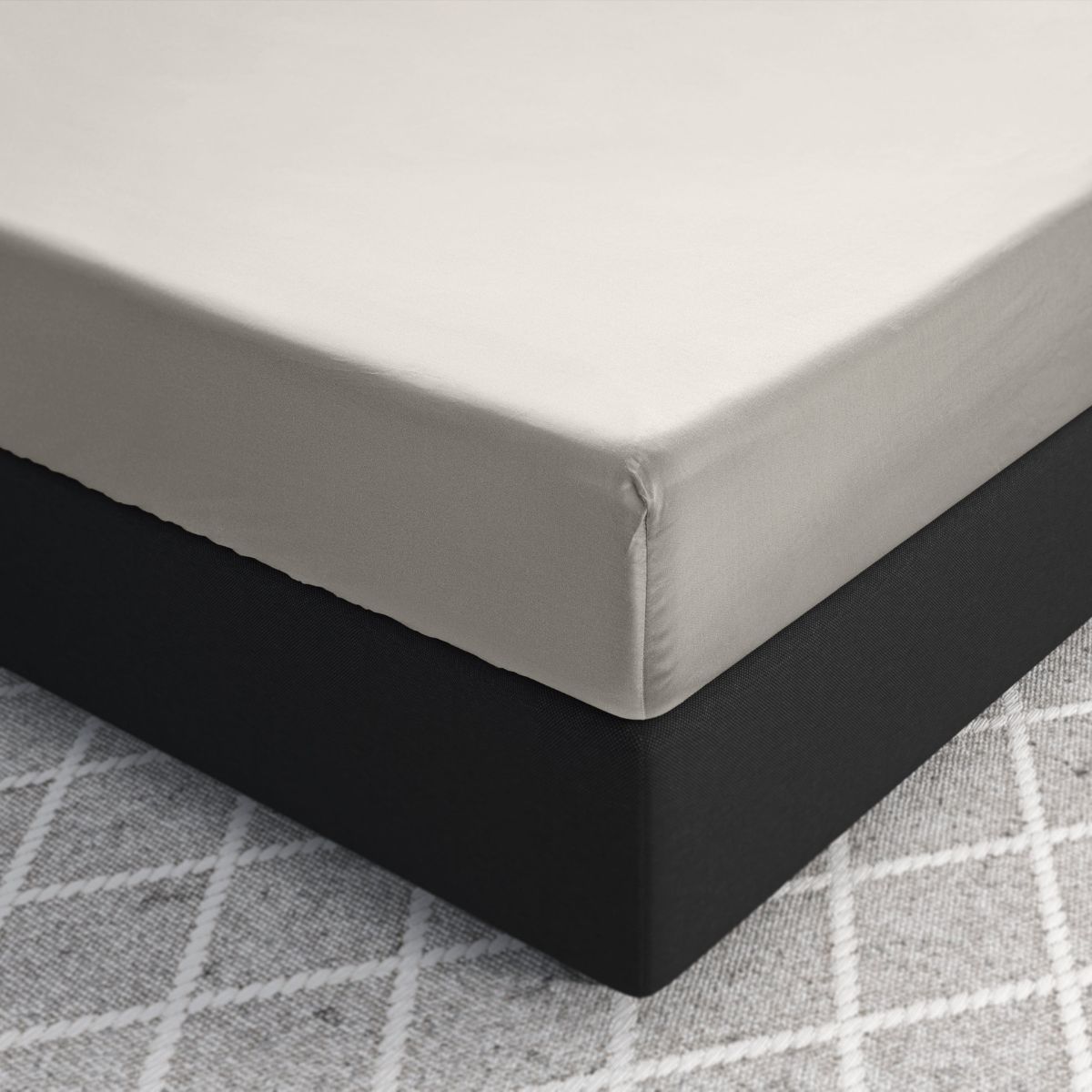 Zelesta Primaviera Satin Deluxe Fitted Sheet Cream image